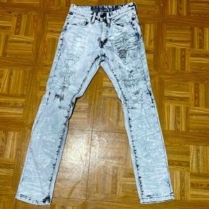 Smoke rise white ripped jeans